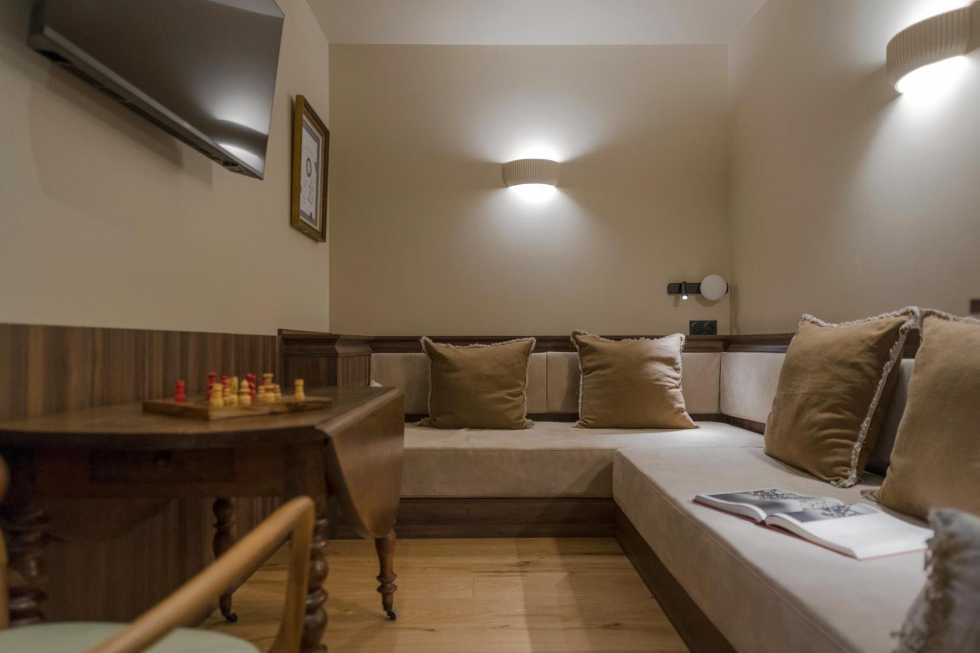 Academie Hotel Лион Экстерьер фото