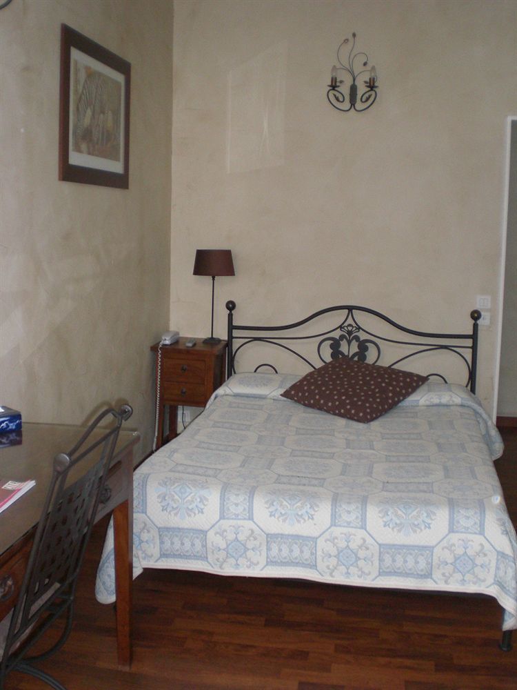 Academie Hotel Лион Экстерьер фото