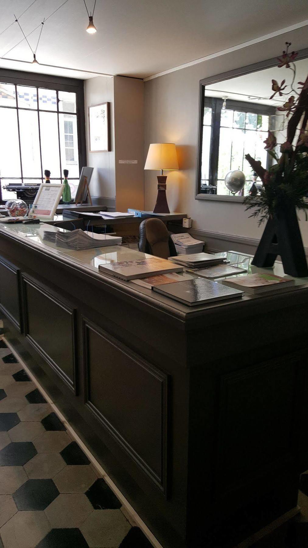 Academie Hotel Лион Экстерьер фото